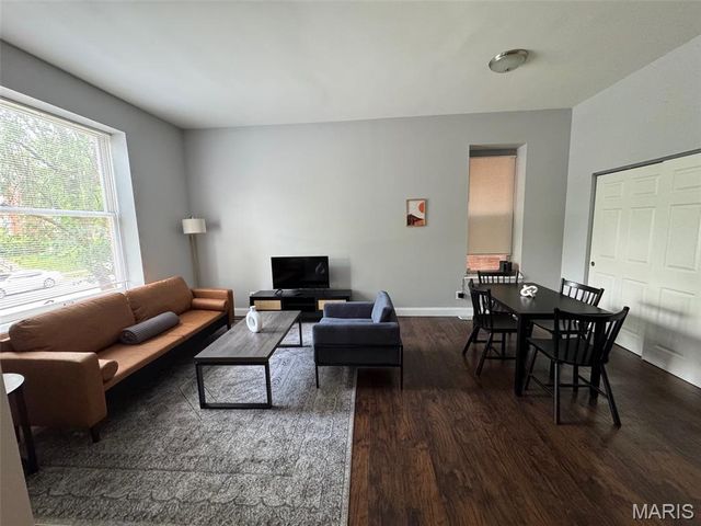 3824 Folsom Avenue, St Louis, MO 63110