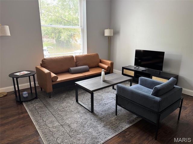 3824 Folsom Avenue, St Louis, MO 63110