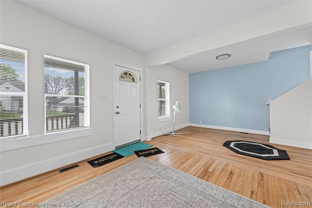 16258 Evergreen Avenue, Eastpointe, MI 48021