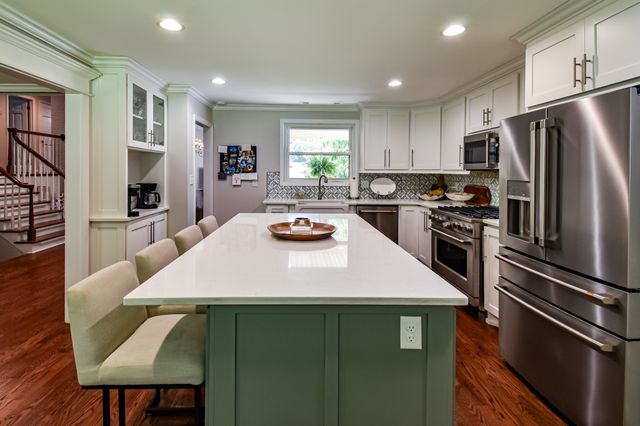 2403 Hidden Lake Cir, Columbia, TN 38401