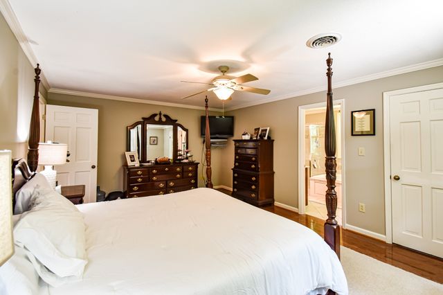 2403 Hidden Lake Cir, Columbia, TN 38401
