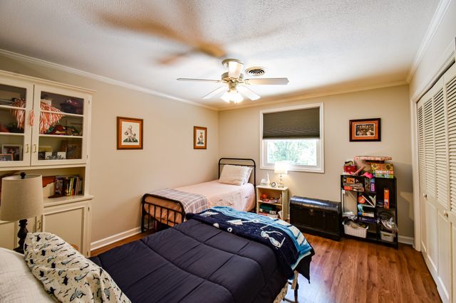 2403 Hidden Lake Cir, Columbia, TN 38401