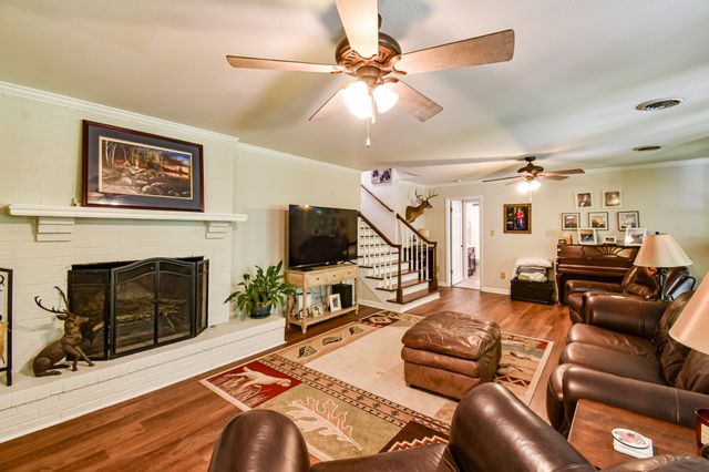 2403 Hidden Lake Cir, Columbia, TN 38401