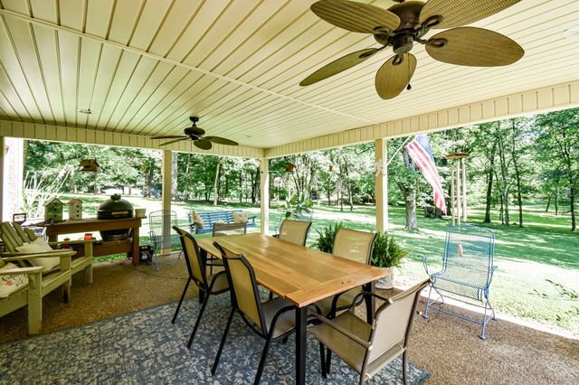 2403 Hidden Lake Cir, Columbia, TN 38401