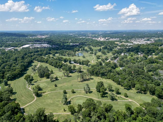 2403 Hidden Lake Cir, Columbia, TN 38401
