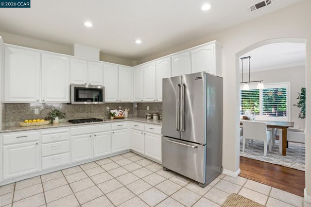 24 Blackwood Ct, Walnut Creek, CA 94596