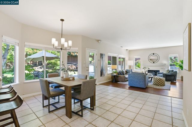 24 Blackwood Ct, Walnut Creek, CA 94596