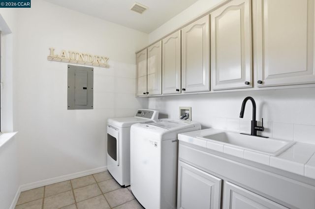 24 Blackwood Ct, Walnut Creek, CA 94596