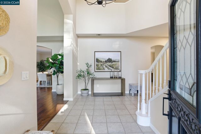 24 Blackwood Ct, Walnut Creek, CA 94596