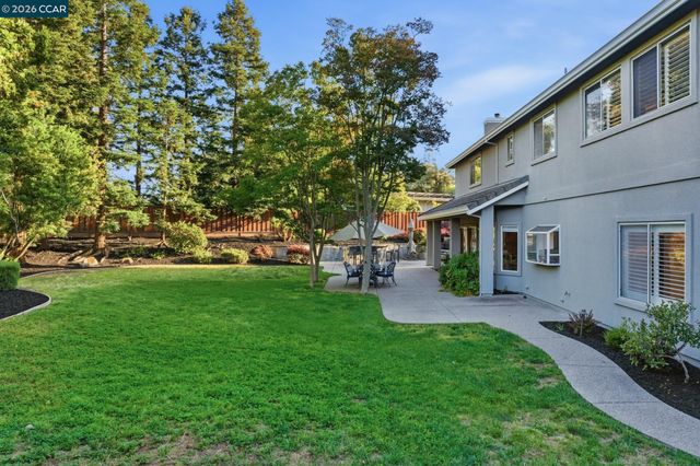 24 Blackwood Ct, Walnut Creek, CA 94596