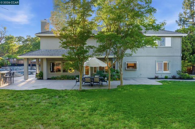 24 Blackwood Ct, Walnut Creek, CA 94596