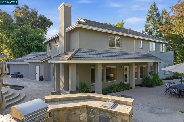 24 Blackwood Ct, Walnut Creek, CA 94596