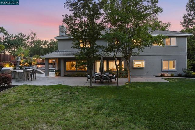 24 Blackwood Ct, Walnut Creek, CA 94596