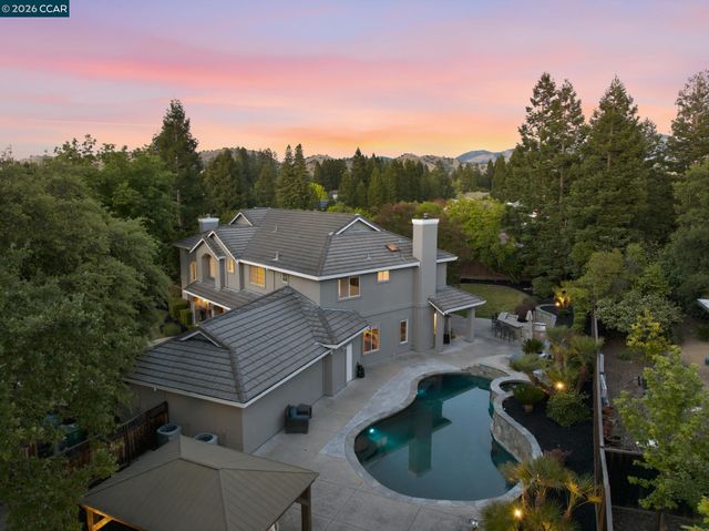 24 Blackwood Ct, Walnut Creek, CA 94596