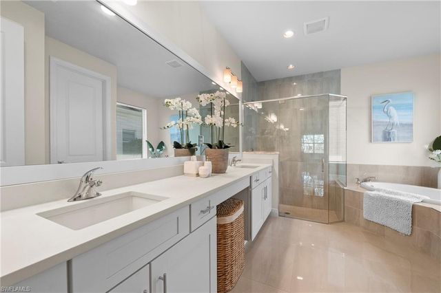 8897 Redonda DR, Naples, FL 34114