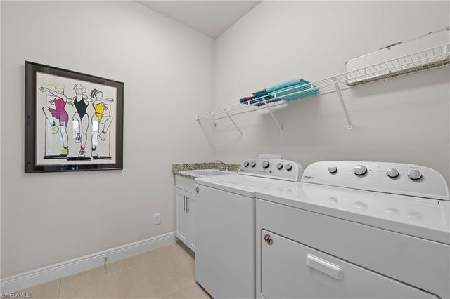 8897 Redonda DR, Naples, FL 34114