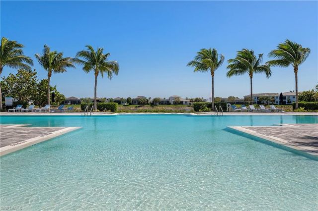 8897 Redonda DR, Naples, FL 34114