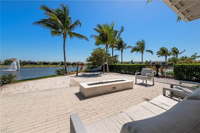 8897 Redonda DR, Naples, FL 34114