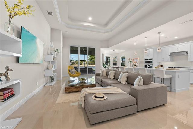 8897 Redonda DR, Naples, FL 34114