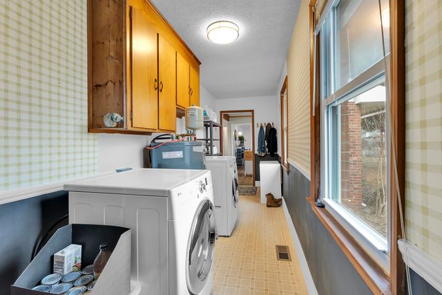 2551 Compton Bridge Road, Inman, SC 29349