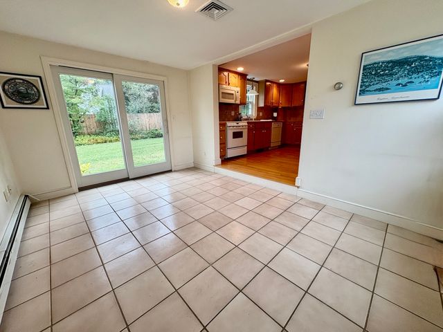 4 Home Meadows Ln, Hingham, MA 02043