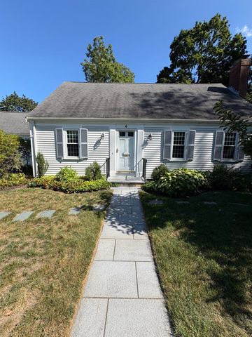 4 Home Meadows Ln, Hingham, MA 02043
