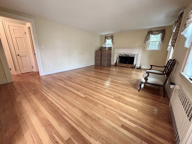 4 Home Meadows Ln, Hingham, MA 02043