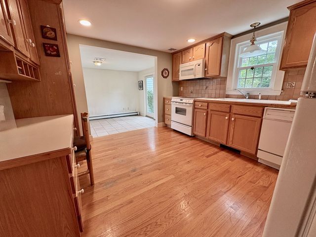 4 Home Meadows Ln, Hingham, MA 02043
