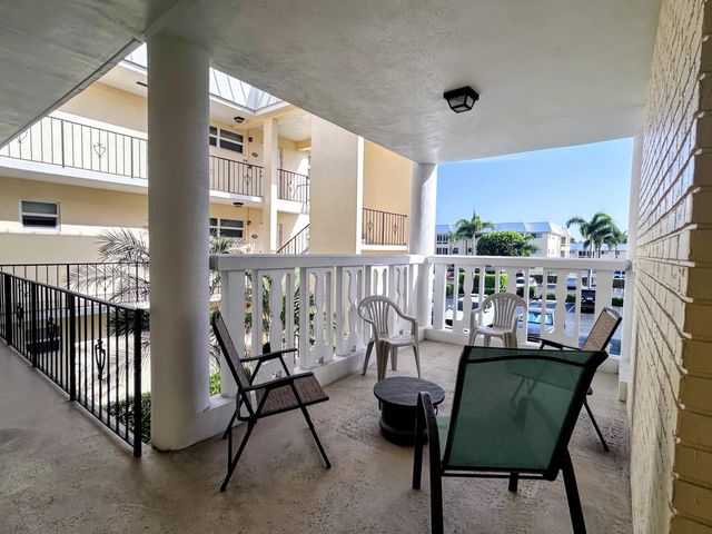 21 Colonial Club Drive 202, Boynton Beach, FL 33435