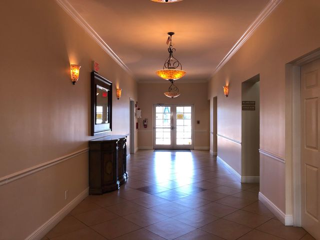 21 Colonial Club Drive 202, Boynton Beach, FL 33435