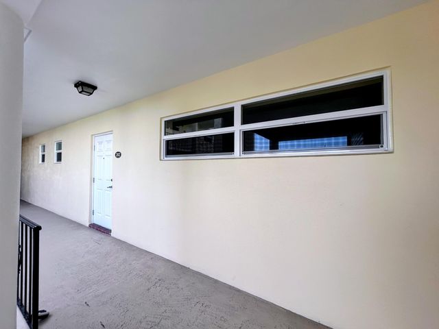 21 Colonial Club Drive 202, Boynton Beach, FL 33435