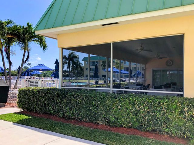 21 Colonial Club Drive 202, Boynton Beach, FL 33435