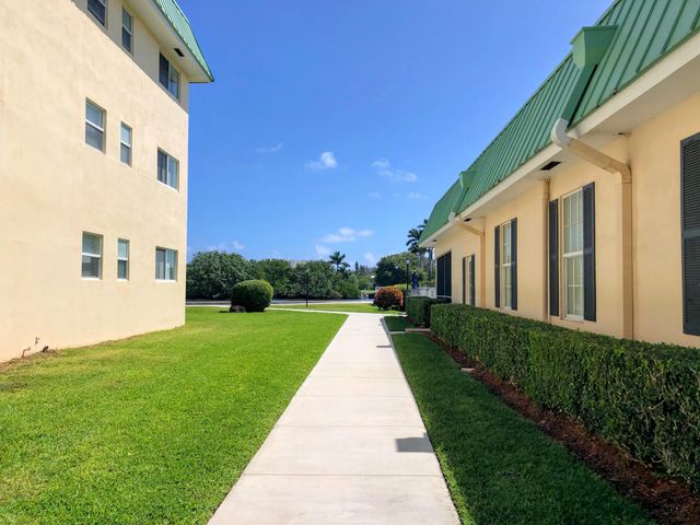 21 Colonial Club Drive 202, Boynton Beach, FL 33435