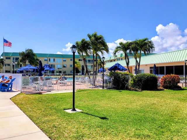 21 Colonial Club Drive 202, Boynton Beach, FL 33435