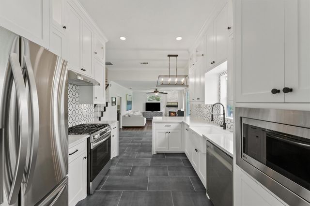 12556 Marina Loop, Willis, TX 77318