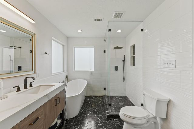 12556 Marina Loop, Willis, TX 77318