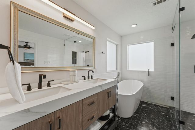 12556 Marina Loop, Willis, TX 77318