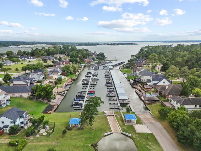 12556 Marina Loop, Willis, TX 77318