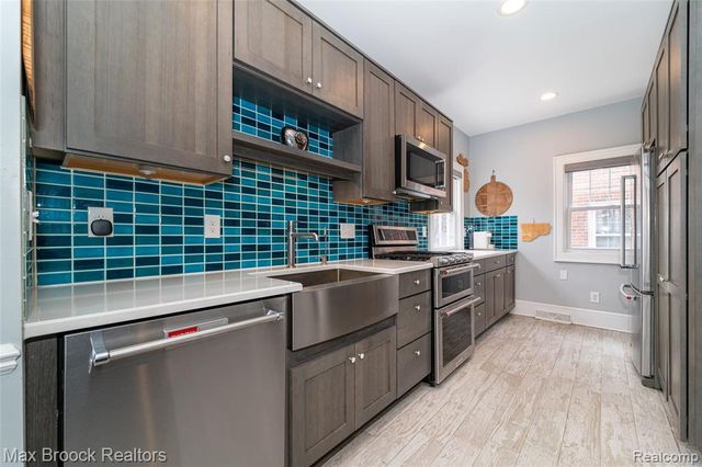 4311 Arlington Drive, Royal Oak, MI 48073