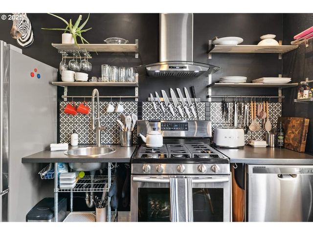 610 W FOURTH PLAIN Blvd A, Vancouver, WA 98660