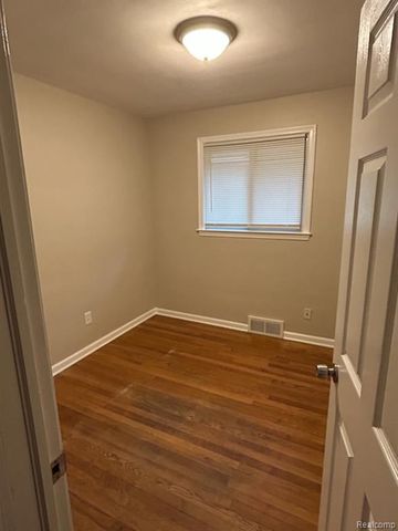 20202 Hunt Club Drive, Harper Woods, MI 48225