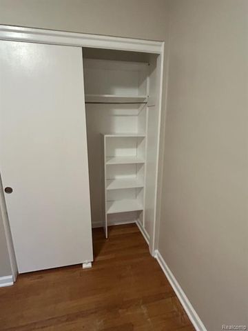 20202 Hunt Club Drive, Harper Woods, MI 48225