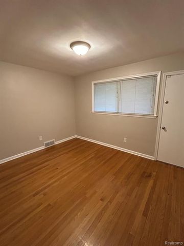 20202 Hunt Club Drive, Harper Woods, MI 48225