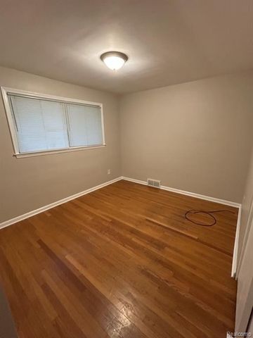 20202 Hunt Club Drive, Harper Woods, MI 48225