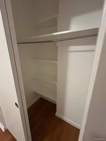 20202 Hunt Club Drive, Harper Woods, MI 48225