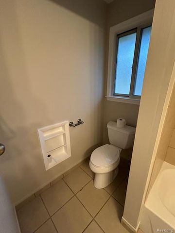 20202 Hunt Club Drive, Harper Woods, MI 48225