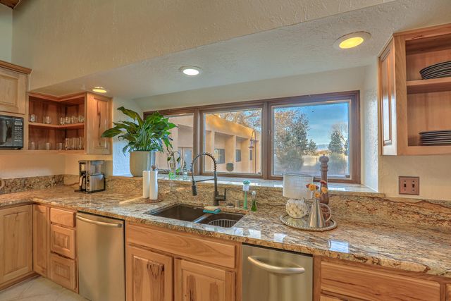 1230 John Road, Belen, NM 87002