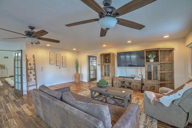 1230 John Road, Belen, NM 87002