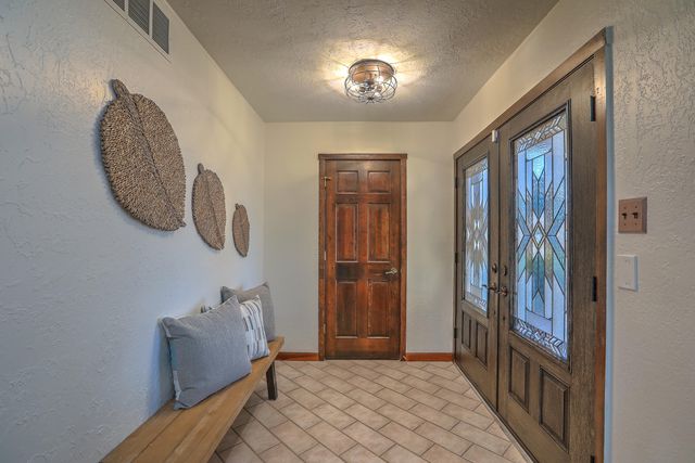 1230 John Road, Belen, NM 87002