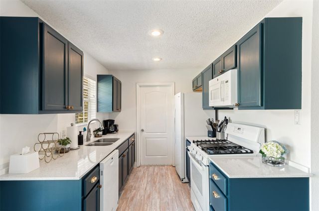 5706 Tura LN, Austin, TX 78721
